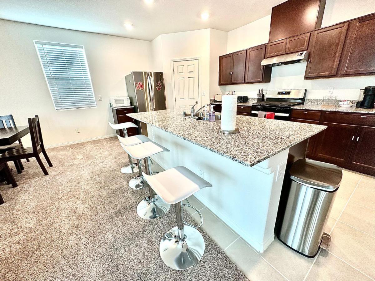 Holiday home Spacious House, 5 Bedrooms, Sleeps 12, Near Vegas Strip And Airport Las Vegas